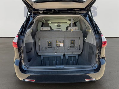 2020 Toyota Sienna XLE 8 Passenger