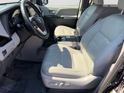 2020 Toyota Sienna XLE 8 Passenger
