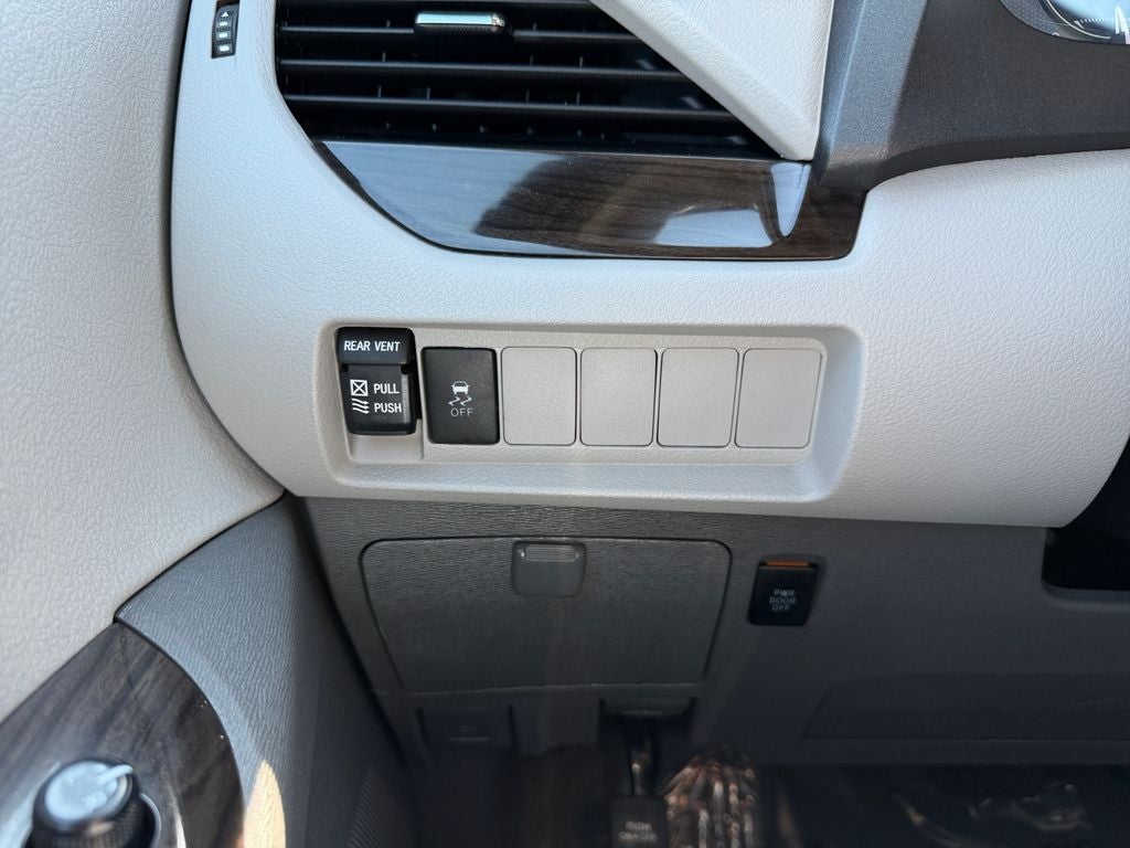 2020 Toyota Sienna XLE 8 Passenger