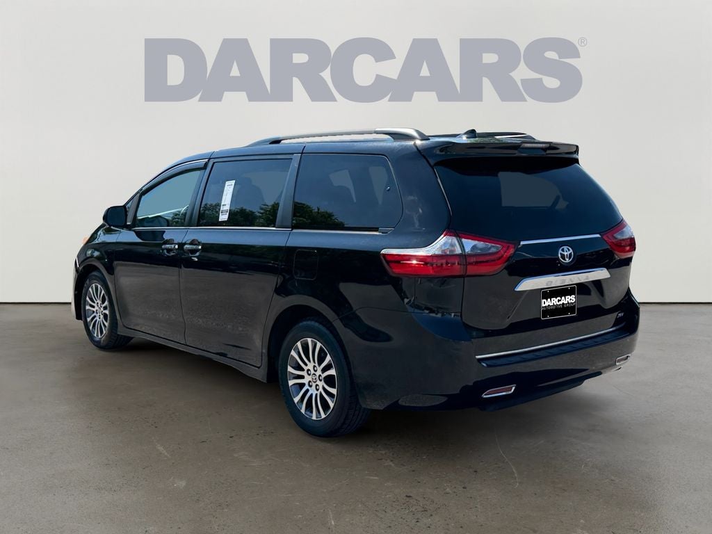 2020 Toyota Sienna XLE 8 Passenger
