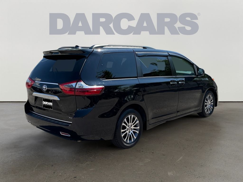 2020 Toyota Sienna XLE 8 Passenger