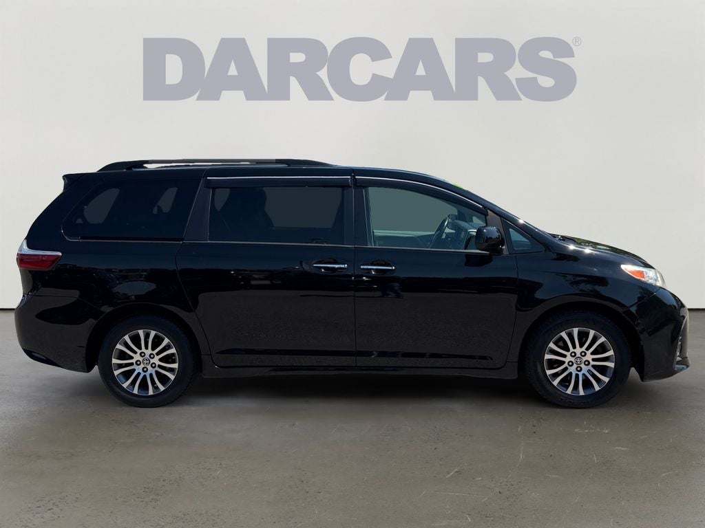 2020 Toyota Sienna XLE 8 Passenger