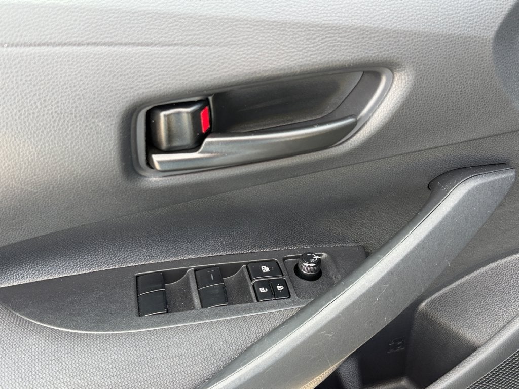 2025 Toyota Corolla LE W/Apple Carplay
