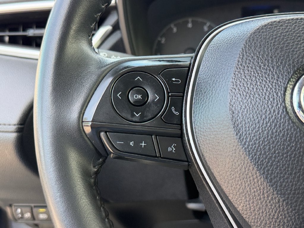 2025 Toyota Corolla Cross LE w/Apple Carplayc