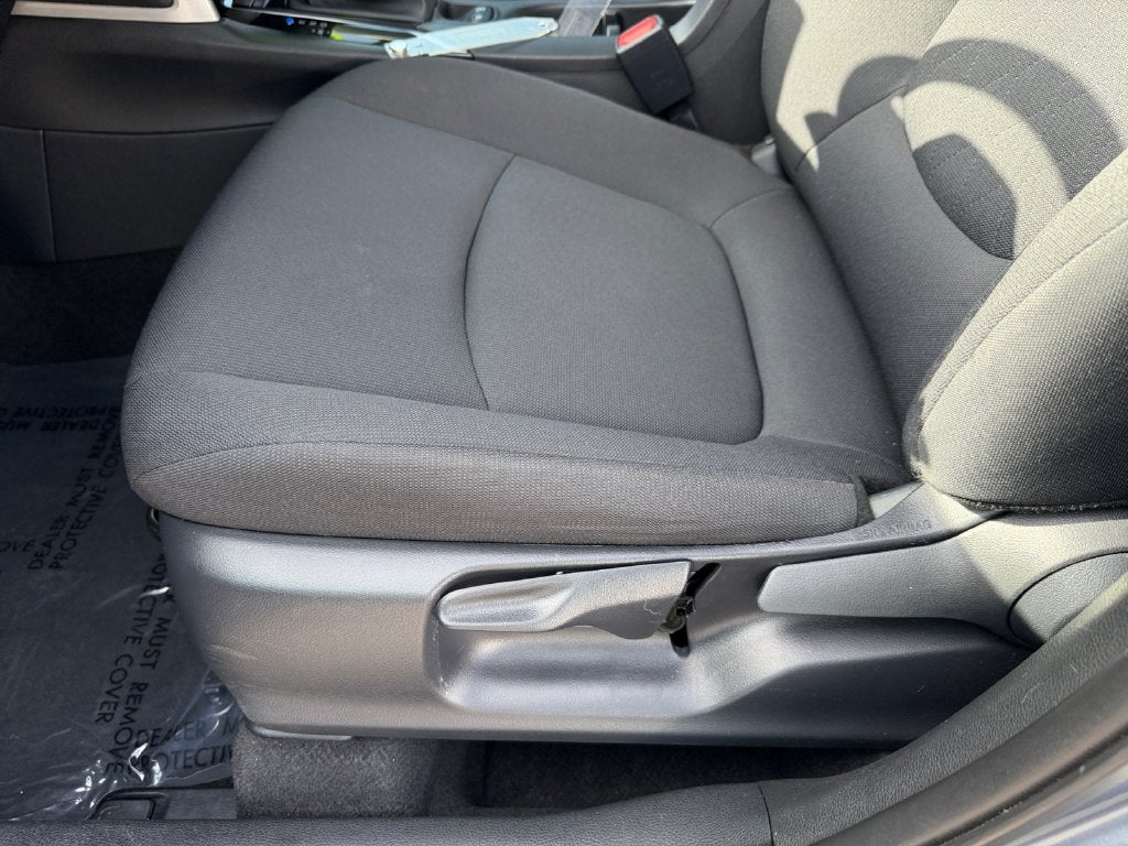 2025 Toyota Corolla Cross LE w/Apple Carplayc