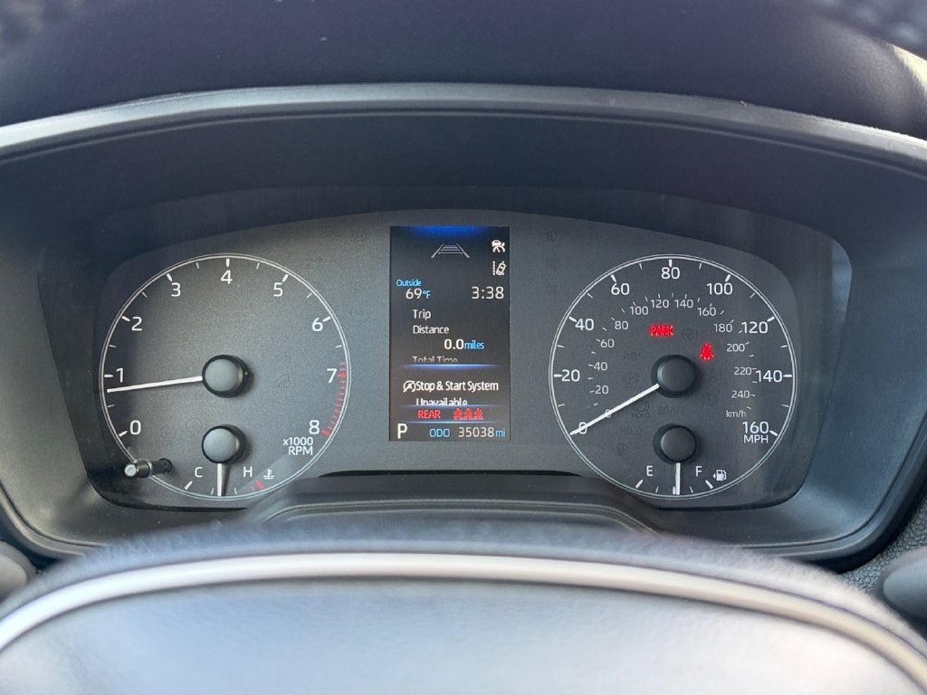 2025 Toyota Corolla Cross LE w/Apple Carplayc