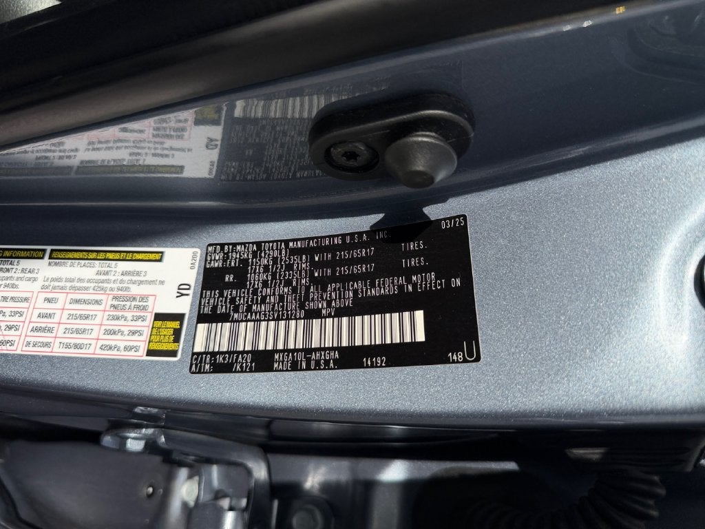 2025 Toyota Corolla Cross LE w/Apple Carplayc