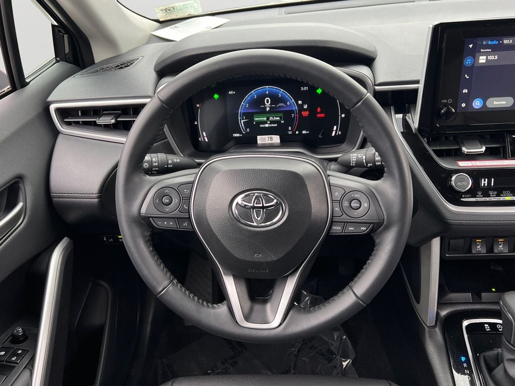 2025 Toyota Corolla Cross XLE