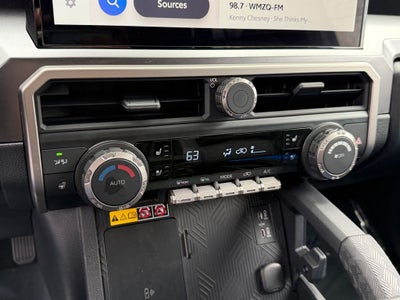 2025 Toyota 4Runner TRD Off-Road Premium SUNROOF / NAV / LOW MILES / GREAT VALUE ON CARFAX