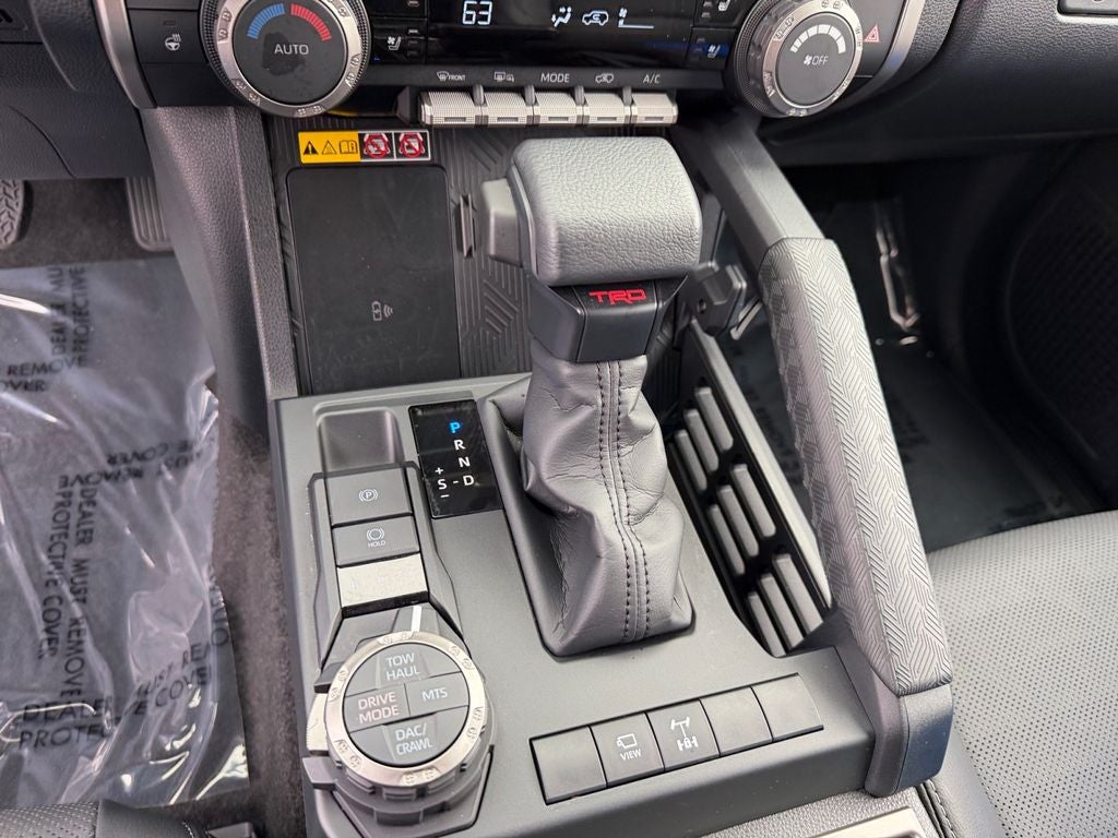 2025 Toyota 4Runner TRD Off-Road Premium SUNROOF / NAV / LOW MILES / GREAT VALUE ON CARFAX