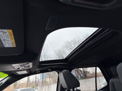 2025 Toyota 4Runner TRD Off-Road Premium SUNROOF / NAV / LOW MILES / GREAT VALUE ON CARFAX