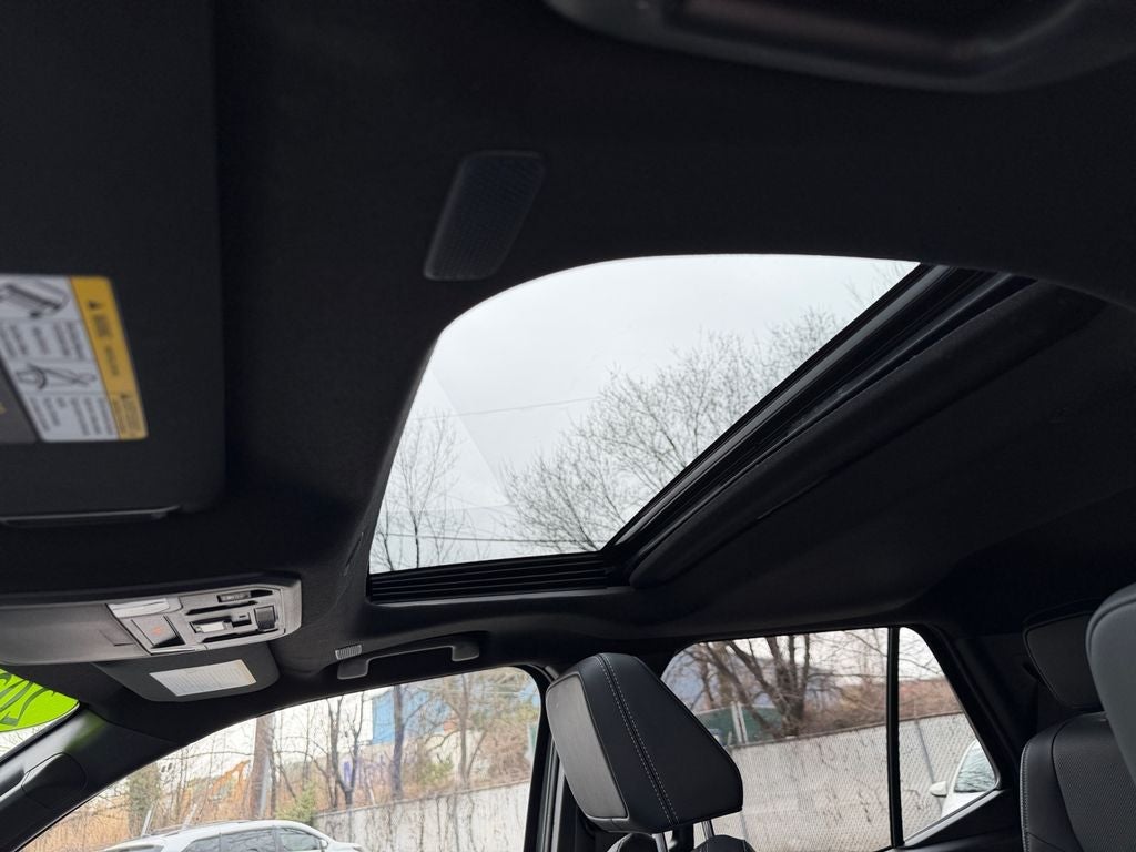 2025 Toyota 4Runner TRD Off-Road Premium SUNROOF / NAV / LOW MILES / GREAT VALUE ON CARFAX