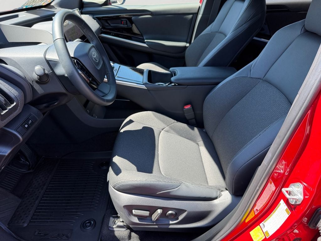 2025 Toyota bZ4X XLE TOYOTA ELECTRIFIED / CLEAN CARFAX / 1 OWNER