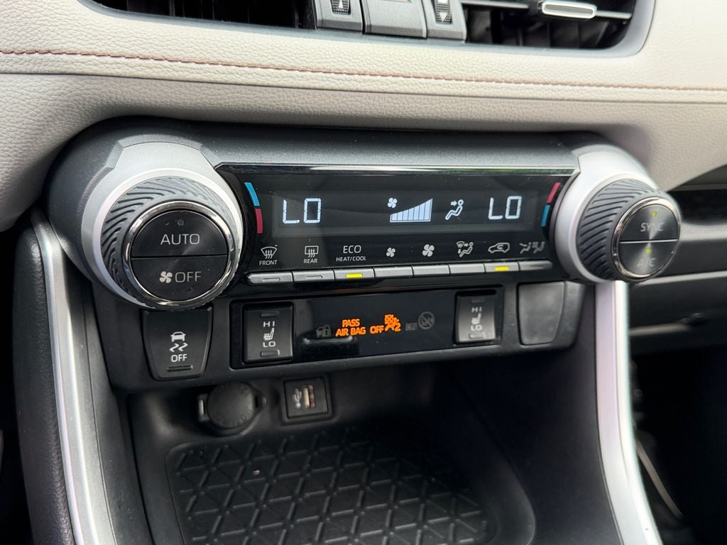 2023 Toyota RAV4 Hybrid XLE Premium 1 OWNER / CLEAN CARFAX