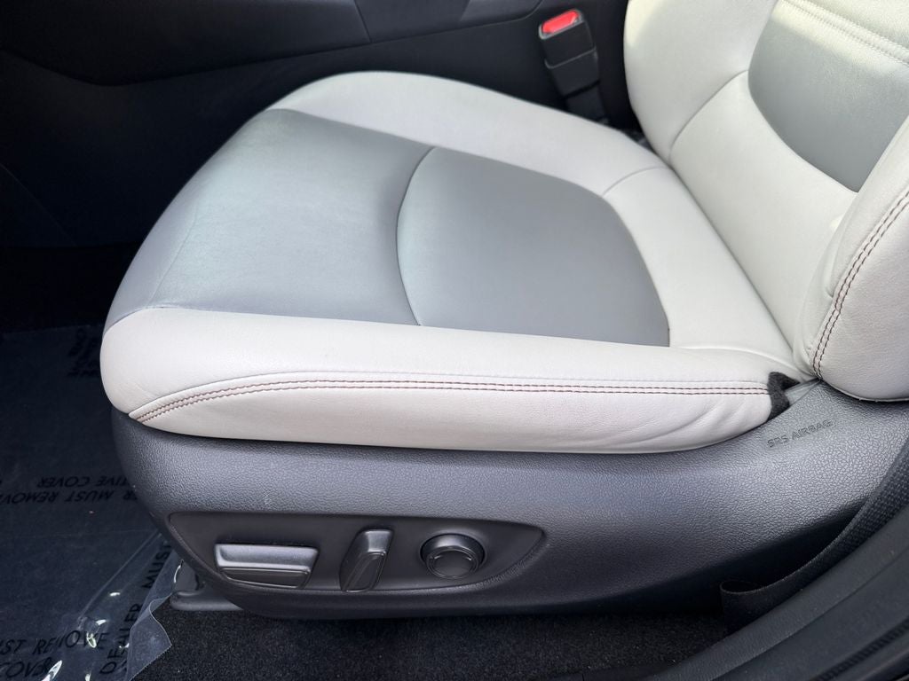 2023 Toyota RAV4 Hybrid XLE Premium 1 OWNER / CLEAN CARFAX