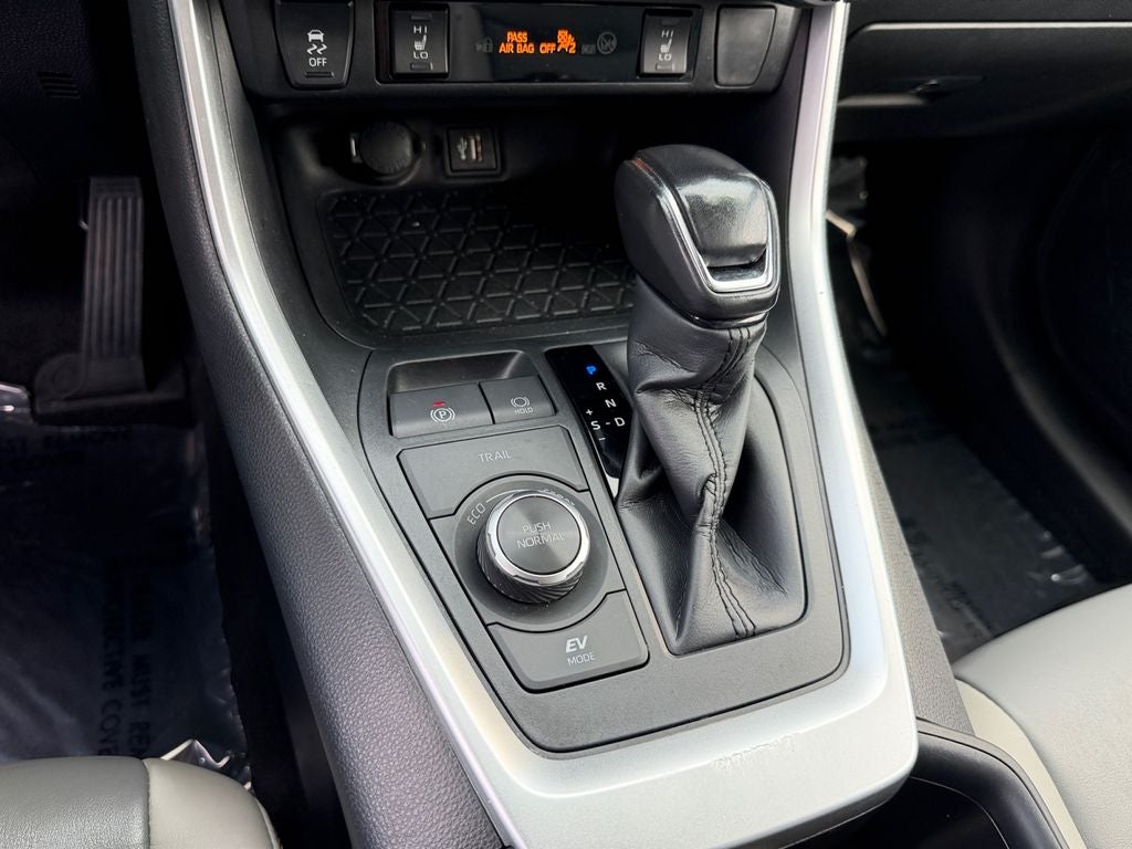 2023 Toyota RAV4 Hybrid XLE Premium 1 OWNER / CLEAN CARFAX