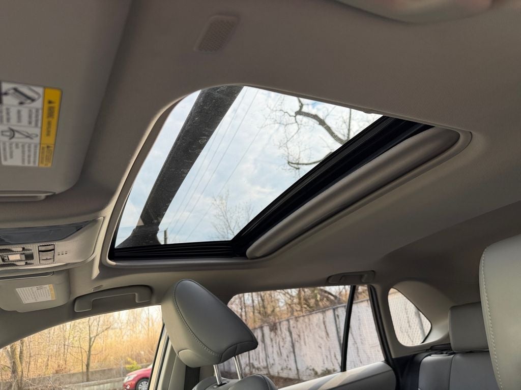 2023 Toyota RAV4 Hybrid XLE Premium 1 OWNER / CLEAN CARFAX