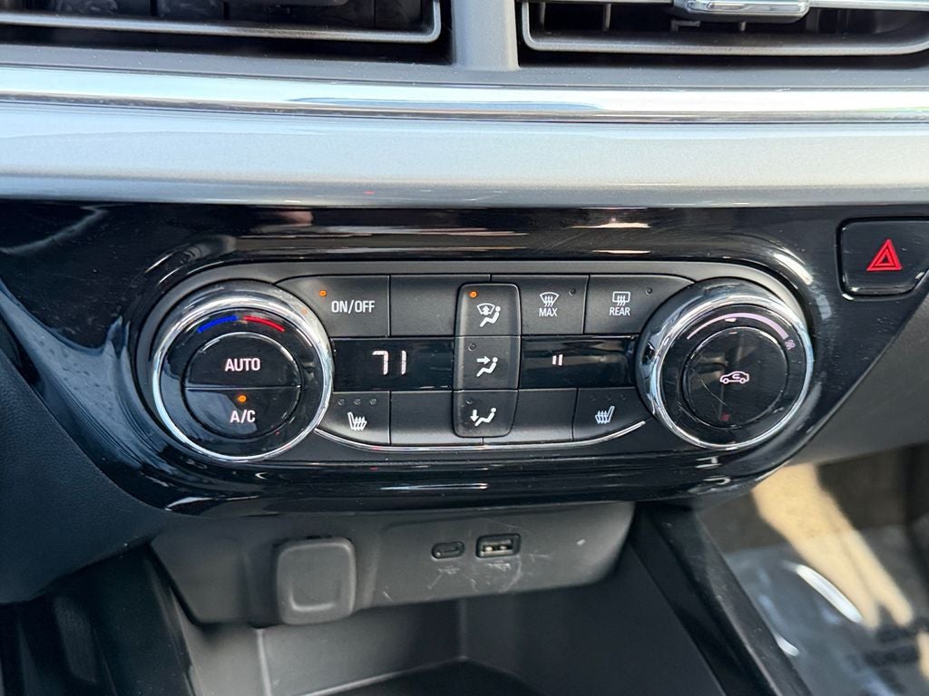 2025 Chevrolet Trax LT 1 OWNER / NO ACCIDENTS