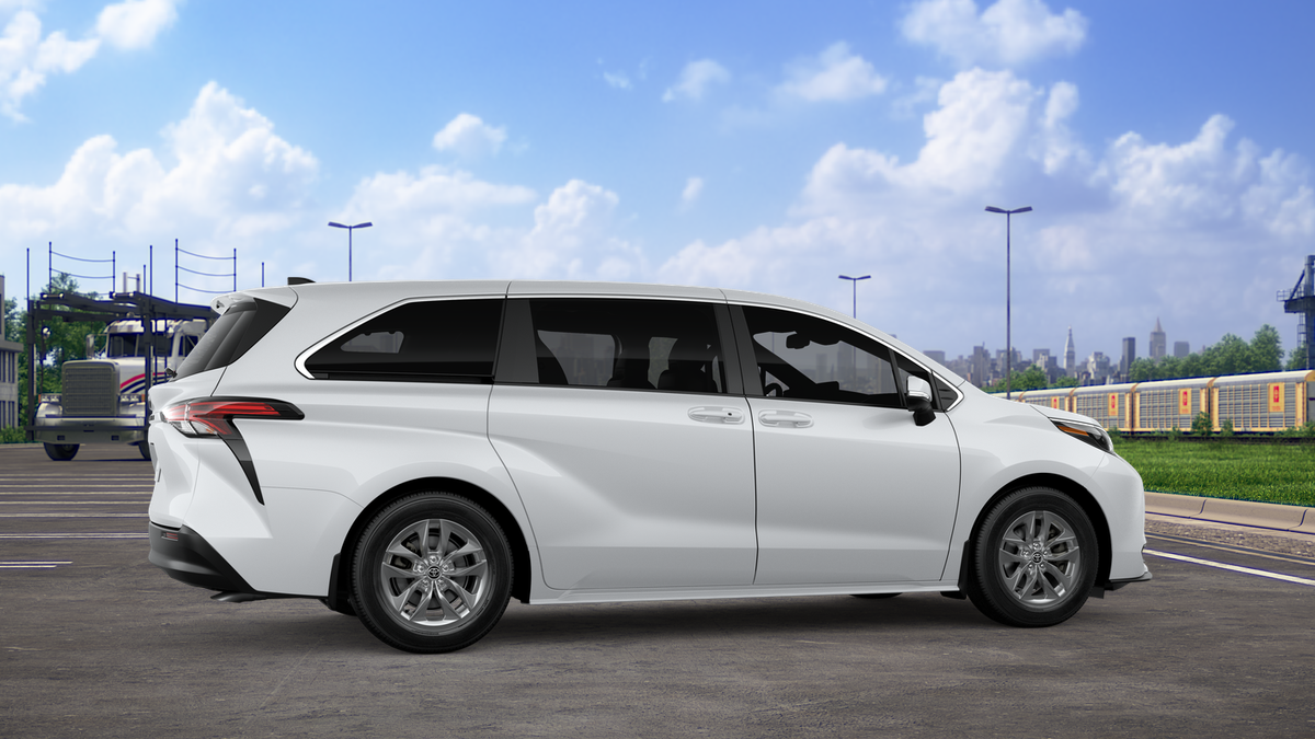 2026 Toyota Sienna LE 8 Passenger