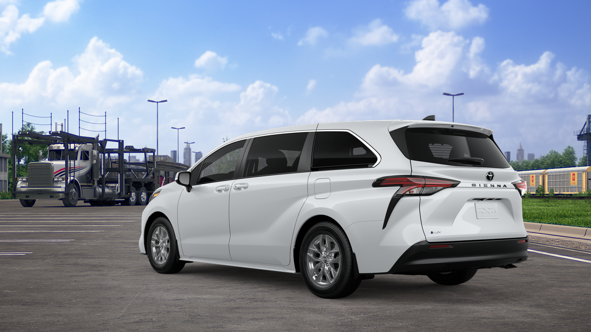 2026 Toyota Sienna LE 8 Passenger
