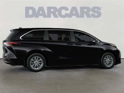 2026 Toyota Sienna LE 8 Passenger