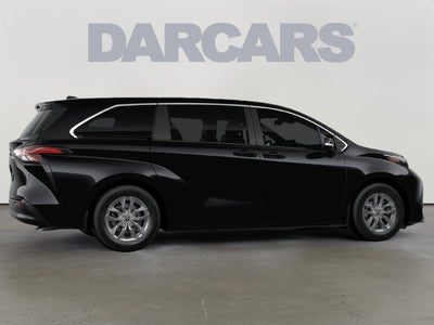 2026 Toyota Sienna LE 8 Passenger