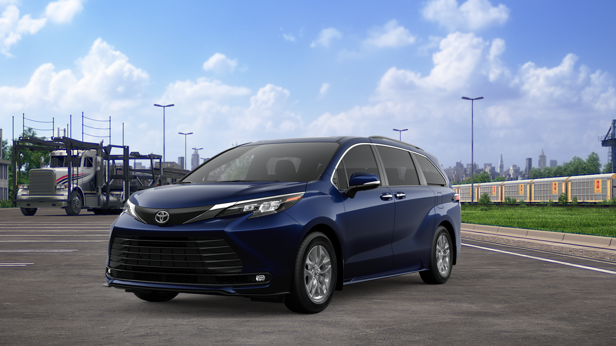 2026 Toyota Sienna XLE 8 Passenger
