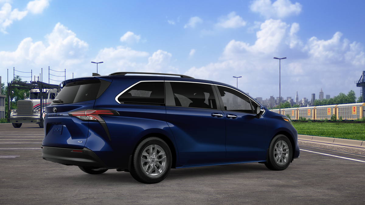 2026 Toyota Sienna XLE 8 Passenger