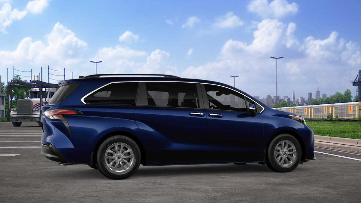 2026 Toyota Sienna XLE 8 Passenger