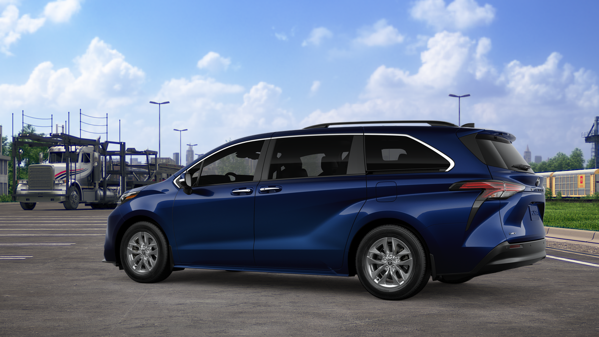 2026 Toyota Sienna XLE 8 Passenger