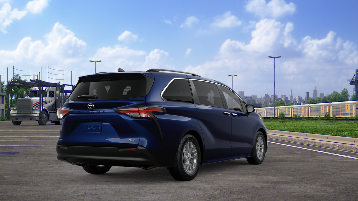 2026 Toyota Sienna XLE 8 Passenger