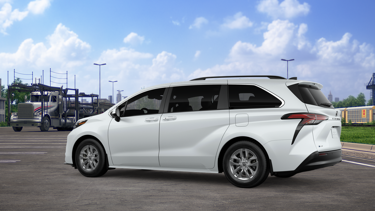 2026 Toyota Sienna XLE 7 Passenger