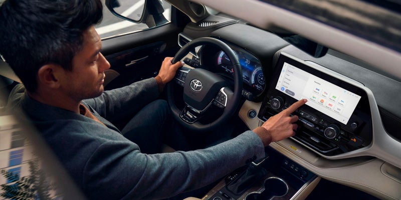 In a 2024 Highlander and Using Touchscreen Baltimore, MD